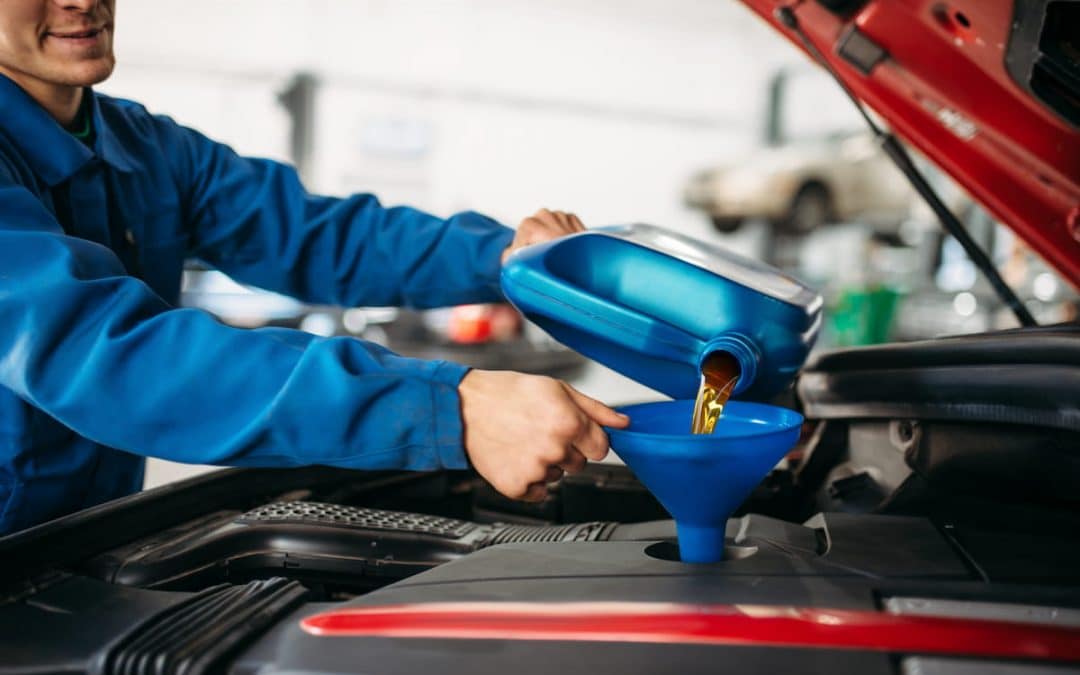 ¿Cada cuánto cambiar el aceite del auto?